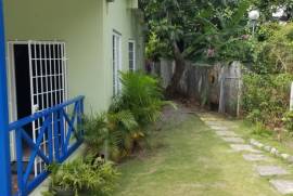 2 Bedrooms 2 Bathrooms, House for Rent in Kingston 8