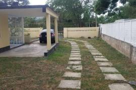 2 Bedrooms 1 Bathrooms, House for Rent in Kingston 6