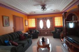 3 Bedrooms 2 Bathrooms, House for Rent in Old Harbour