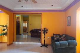 3 Bedrooms 2 Bathrooms, House for Rent in Old Harbour