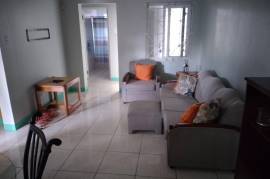 2 Bedrooms 1 Bathrooms, House for Rent in Kingston 20