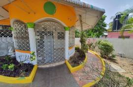 2 Bedrooms 2 Bathrooms, House for Rent in Spanish Town