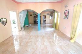 2 Bedrooms 2 Bathrooms, House for Rent in Spanish Town