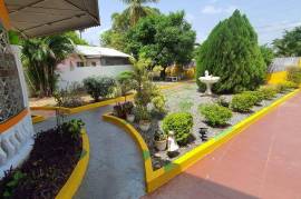 2 Bedrooms 2 Bathrooms, House for Rent in Spanish Town