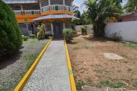 2 Bedrooms 2 Bathrooms, House for Rent in Spanish Town