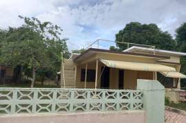 3 Bedrooms 1 Bathrooms, House for Rent in Kingston 2