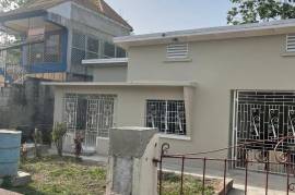 3 Bedrooms 1 Bathrooms, House for Rent in Linstead