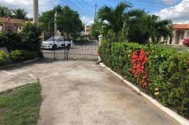 2 Bedrooms 1 Bathrooms, House for Rent in Spanish Town