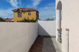 2 Bedrooms 1 Bathrooms, House for Rent in Old Harbour