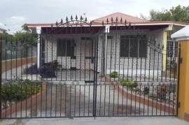 3 Bedrooms 2 Bathrooms, House for Rent in Spanish Town