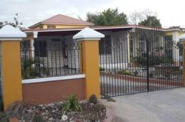 3 Bedrooms 2 Bathrooms, House for Rent in Spanish Town