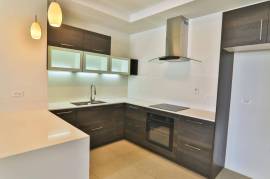 3 Bedrooms 3 Bathrooms, Apartment for Sale in Kingston 10
