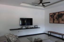 3 Bedrooms 4 Bathrooms, Apartment for Sale in Kingston 8