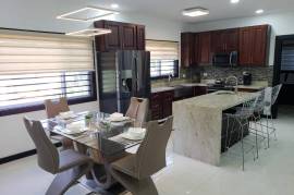 3 Bedrooms 4 Bathrooms, Apartment for Sale in Kingston 8