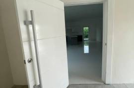 3 Bedrooms 3 Bathrooms, Apartment for Sale in Kingston 8