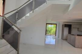 3 Bedrooms 4 Bathrooms, Apartment for Sale in Kingston 8