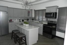 3 Bedrooms 4 Bathrooms, Apartment for Sale in Kingston 6