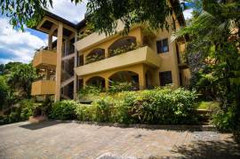 3 Bedrooms 4 Bathrooms, Apartment for Sale in Kingston 6