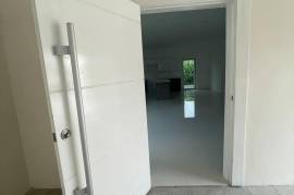 2 Bedrooms 3 Bathrooms, Apartment for Sale in Kingston 8