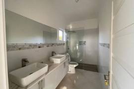 2 Bedrooms 3 Bathrooms, Apartment for Sale in Kingston 6