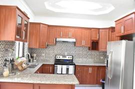 2 Bedrooms 3 Bathrooms, Apartment for Sale in Kingston 6