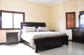 2 Bedrooms 3 Bathrooms, Apartment for Sale in Kingston 6