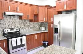 2 Bedrooms 3 Bathrooms, Apartment for Sale in Kingston 6