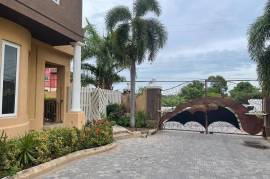 2 Bedrooms 3 Bathrooms, Apartment for Sale in Kingston 8