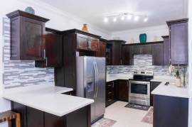 2 Bedrooms 3 Bathrooms, Apartment for Sale in Kingston 8