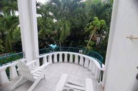 2 Bedrooms 3 Bathrooms, Apartment for Sale in Runaway Bay