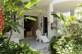 2 Bedrooms 2 Bathrooms, Apartment for Sale in Runaway Bay