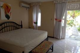 2 Bedrooms 2 Bathrooms, Apartment for Sale in Runaway Bay