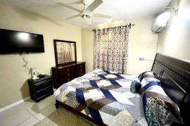 3 Bedrooms 3 Bathrooms, Apartment for Sale in Kingston 8