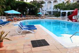 2 Bedrooms 3 Bathrooms, Apartment for Sale in Runaway Bay