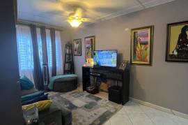 2 Bedrooms 3 Bathrooms, Apartment for Sale in Kingston 5