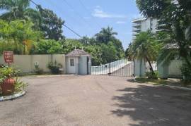 2 Bedrooms 2 Bathrooms, Apartment for Sale in Kingston 8