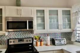 2 Bedrooms 2 Bathrooms, Apartment for Sale in Laughlands