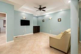 2 Bedrooms 2 Bathrooms, Apartment for Sale in Kingston 8