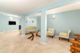 2 Bedrooms 2 Bathrooms, Apartment for Sale in Kingston 8