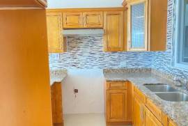 2 Bedrooms 2 Bathrooms, Apartment for Sale in Kingston 8