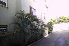 2 Bedrooms 2 Bathrooms, Apartment for Sale in Kingston 8