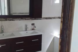 3 Bathrooms, Apartment for Sale in Kingston 19