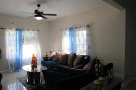 3 Bedrooms 2 Bathrooms, Apartment for Sale in Kingston 19