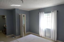 2 Bedrooms 2 Bathrooms, Apartment for Sale in Kingston 8