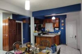 3 Bedrooms 2 Bathrooms, Apartment for Sale in Kingston 8