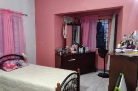 3 Bedrooms 2 Bathrooms, Apartment for Sale in Kingston 8