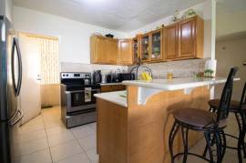 2 Bedrooms 2 Bathrooms, Apartment for Sale in Kingston 5