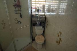 1 Bathrooms, Apartment for Sale in Kingston 6