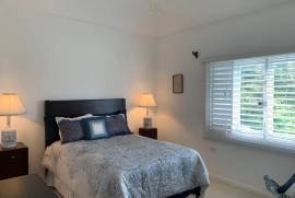 3 Bedrooms 3 Bathrooms, Apartment for Rent in Kingston 6