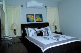 3 Bedrooms 4 Bathrooms, Apartment for Rent in Kingston 6